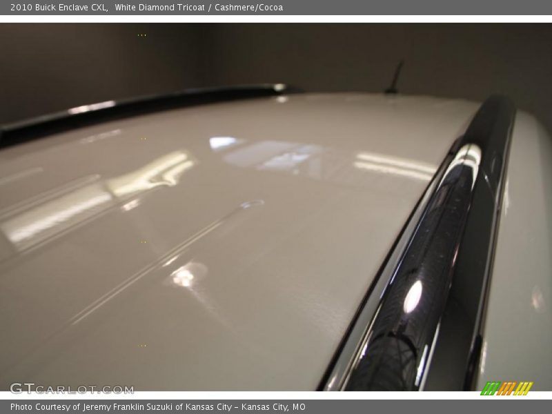 White Diamond Tricoat / Cashmere/Cocoa 2010 Buick Enclave CXL