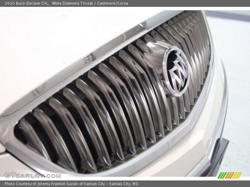 White Diamond Tricoat / Cashmere/Cocoa 2010 Buick Enclave CXL