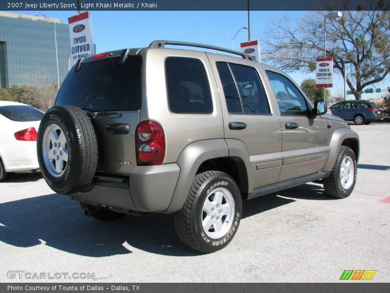 Light Khaki Metallic / Khaki 2007 Jeep Liberty Sport