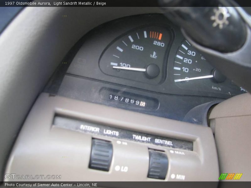 Light Sandrift Metallic / Beige 1997 Oldsmobile Aurora