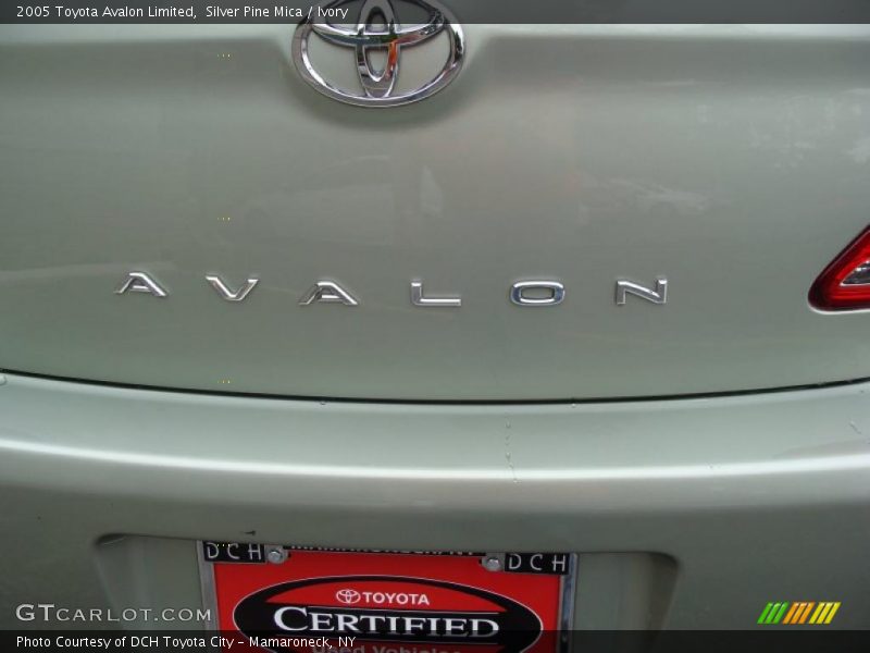 Silver Pine Mica / Ivory 2005 Toyota Avalon Limited