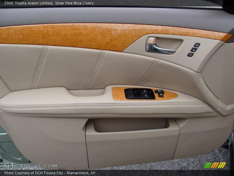 Silver Pine Mica / Ivory 2005 Toyota Avalon Limited