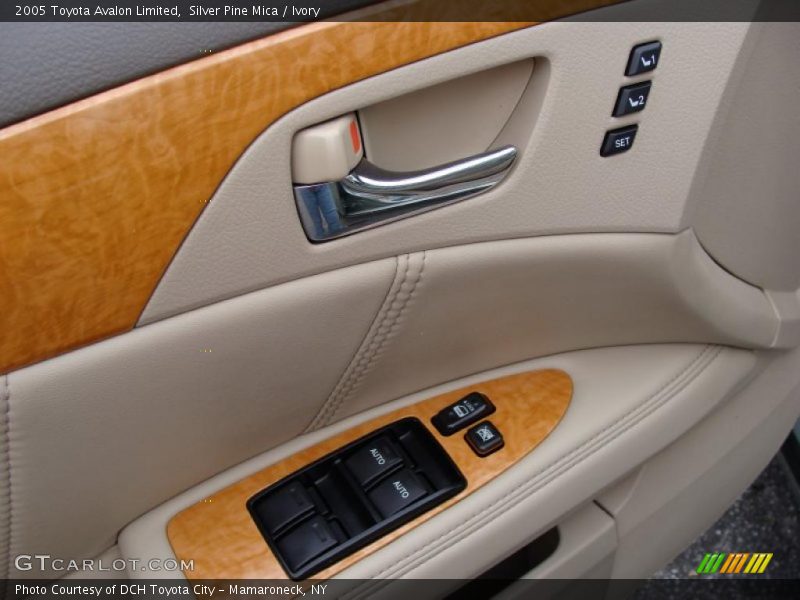 Silver Pine Mica / Ivory 2005 Toyota Avalon Limited