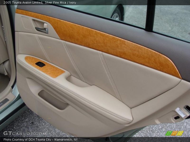 Silver Pine Mica / Ivory 2005 Toyota Avalon Limited