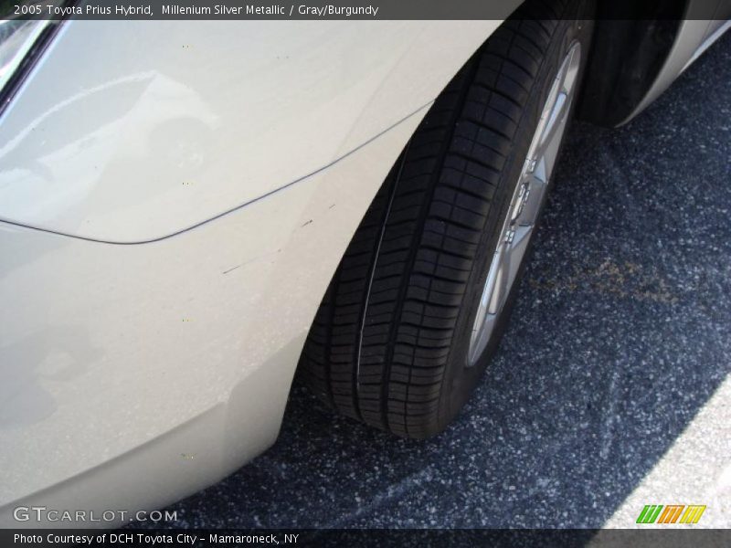 Millenium Silver Metallic / Gray/Burgundy 2005 Toyota Prius Hybrid