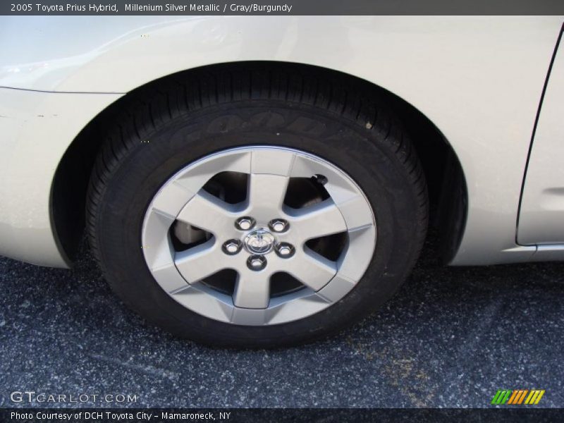Millenium Silver Metallic / Gray/Burgundy 2005 Toyota Prius Hybrid