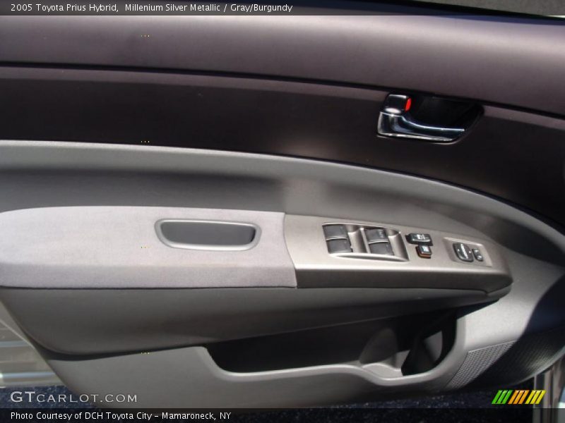 Millenium Silver Metallic / Gray/Burgundy 2005 Toyota Prius Hybrid