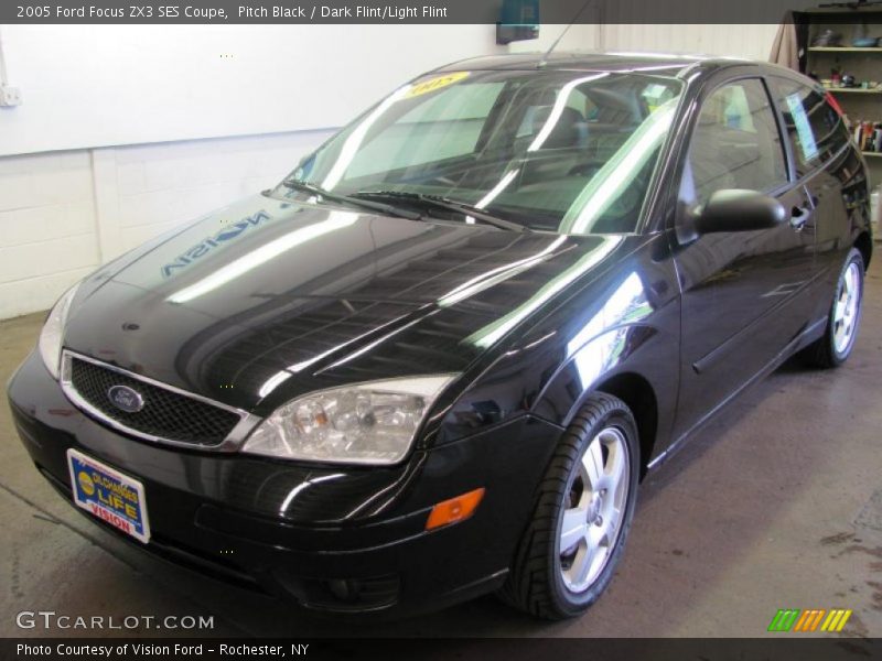 Pitch Black / Dark Flint/Light Flint 2005 Ford Focus ZX3 SES Coupe