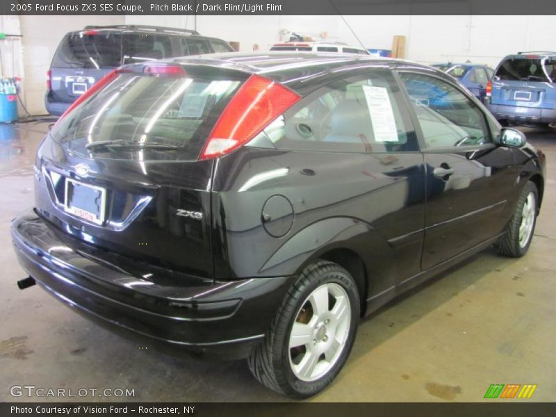 Pitch Black / Dark Flint/Light Flint 2005 Ford Focus ZX3 SES Coupe