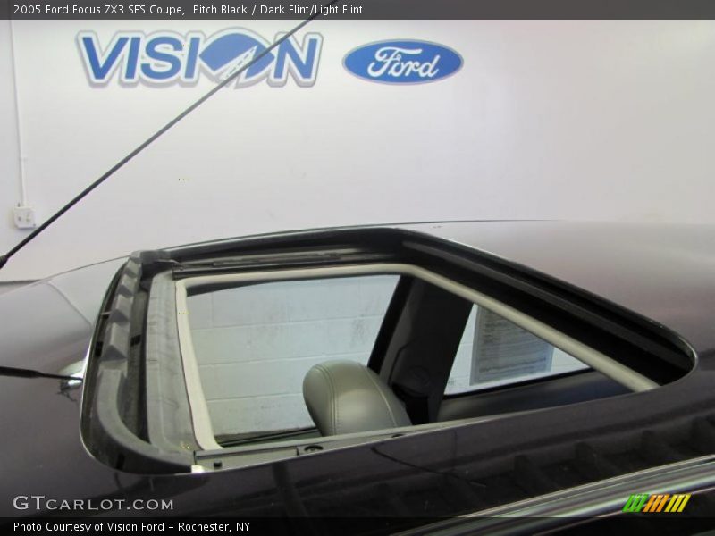 Pitch Black / Dark Flint/Light Flint 2005 Ford Focus ZX3 SES Coupe