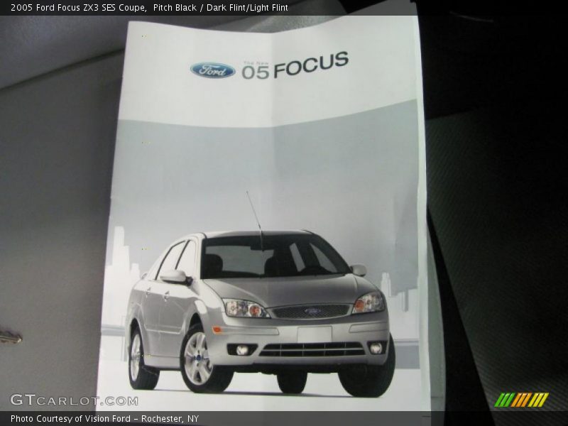 Pitch Black / Dark Flint/Light Flint 2005 Ford Focus ZX3 SES Coupe