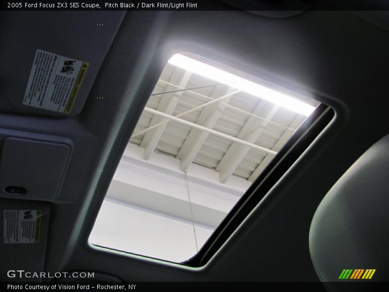 Pitch Black / Dark Flint/Light Flint 2005 Ford Focus ZX3 SES Coupe