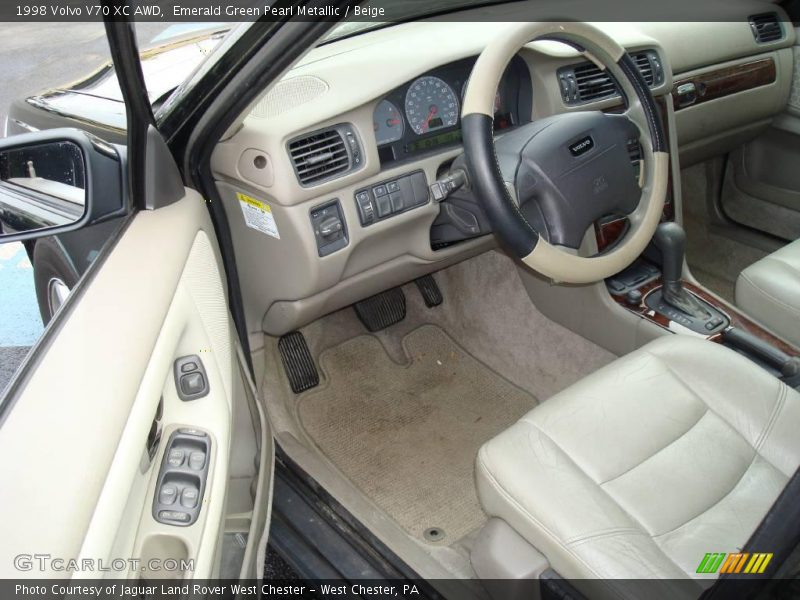 Emerald Green Pearl Metallic / Beige 1998 Volvo V70 XC AWD