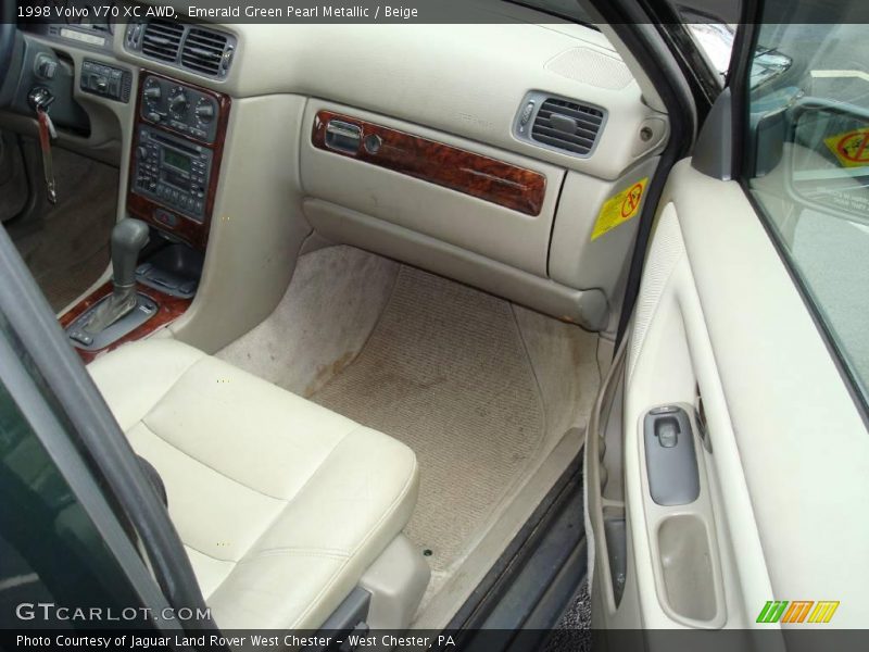 Emerald Green Pearl Metallic / Beige 1998 Volvo V70 XC AWD
