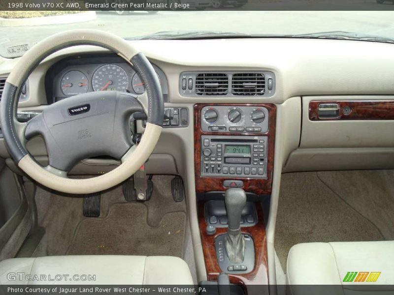 Emerald Green Pearl Metallic / Beige 1998 Volvo V70 XC AWD