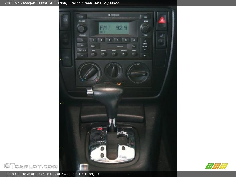 Fresco Green Metallic / Black 2003 Volkswagen Passat GLS Sedan