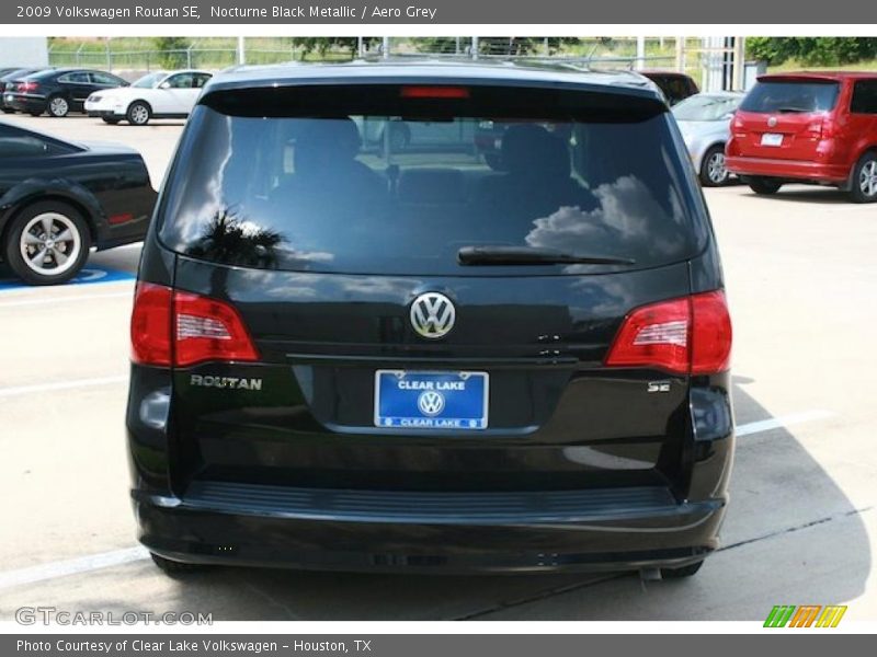 Nocturne Black Metallic / Aero Grey 2009 Volkswagen Routan SE