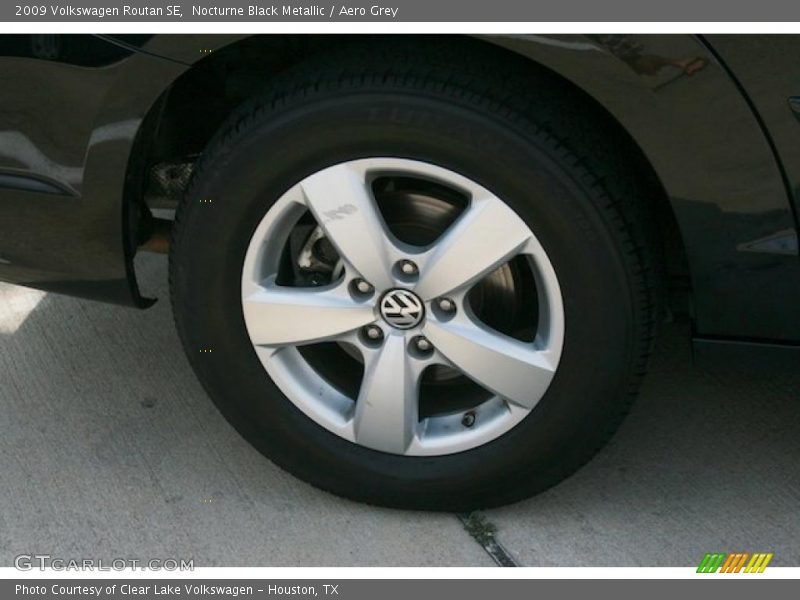 Nocturne Black Metallic / Aero Grey 2009 Volkswagen Routan SE