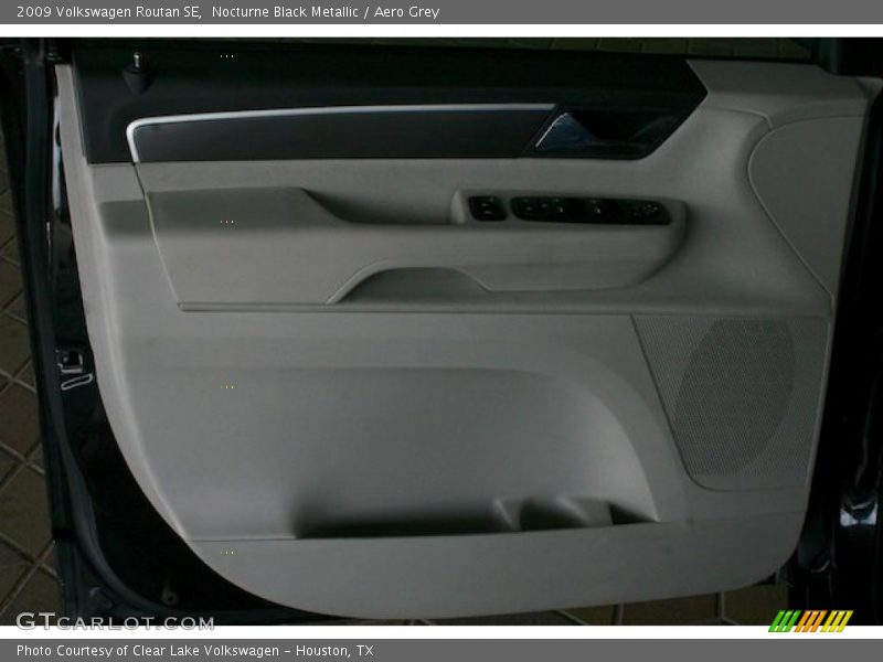 Nocturne Black Metallic / Aero Grey 2009 Volkswagen Routan SE