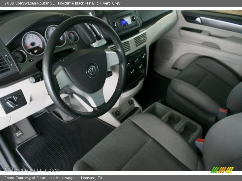 Nocturne Black Metallic / Aero Grey 2009 Volkswagen Routan SE