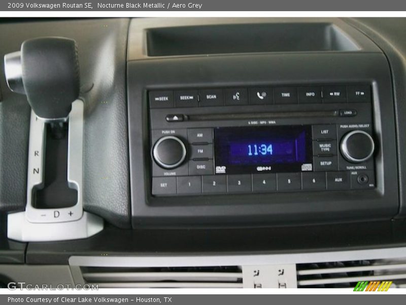 Nocturne Black Metallic / Aero Grey 2009 Volkswagen Routan SE