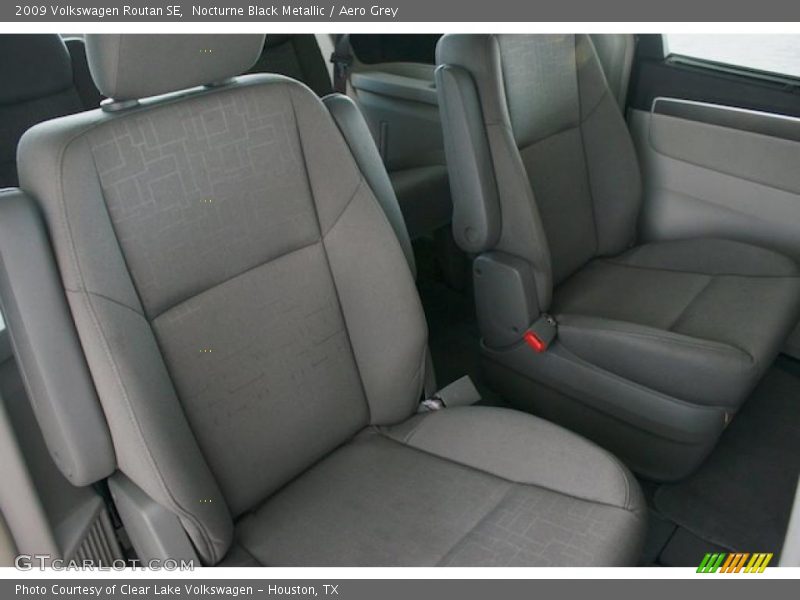 Nocturne Black Metallic / Aero Grey 2009 Volkswagen Routan SE