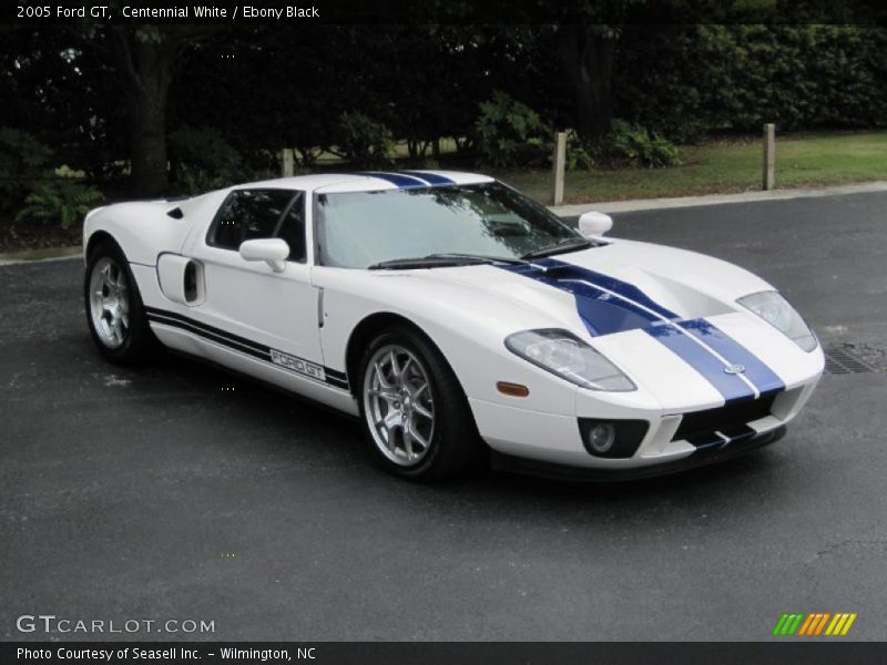 Front 3/4 View of 2005 GT 