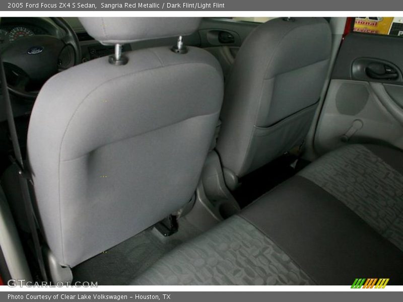 Sangria Red Metallic / Dark Flint/Light Flint 2005 Ford Focus ZX4 S Sedan
