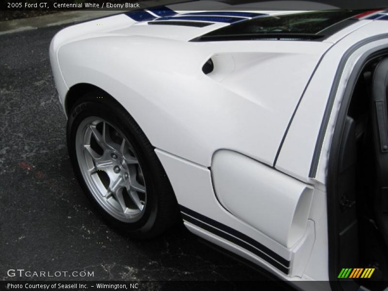 Centennial White / Ebony Black 2005 Ford GT