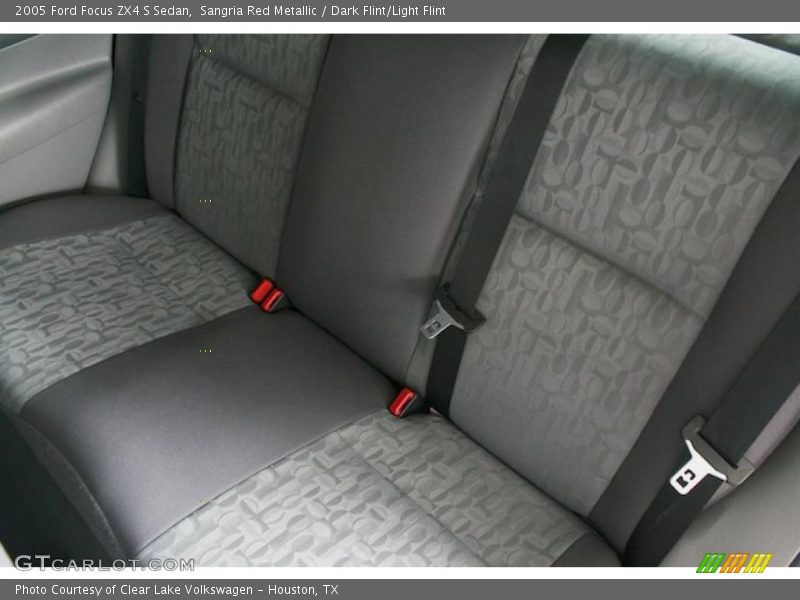 Sangria Red Metallic / Dark Flint/Light Flint 2005 Ford Focus ZX4 S Sedan