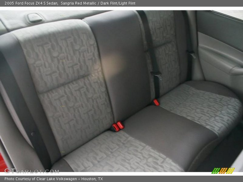 Sangria Red Metallic / Dark Flint/Light Flint 2005 Ford Focus ZX4 S Sedan