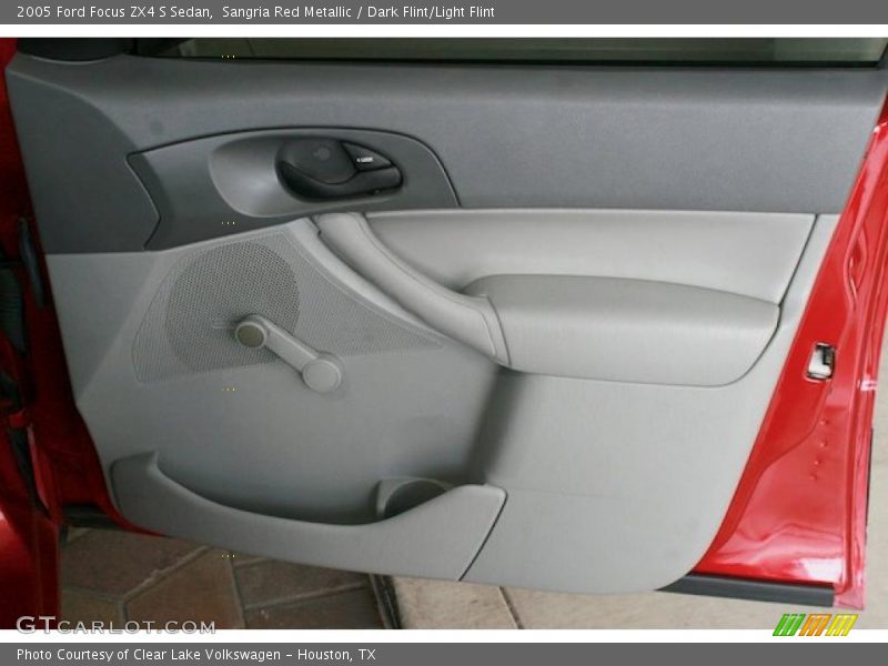 Sangria Red Metallic / Dark Flint/Light Flint 2005 Ford Focus ZX4 S Sedan