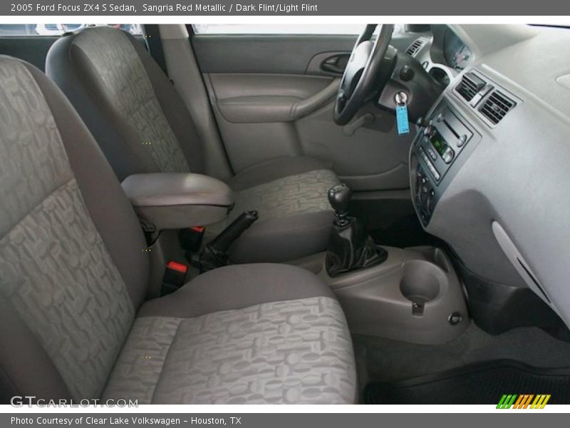 Sangria Red Metallic / Dark Flint/Light Flint 2005 Ford Focus ZX4 S Sedan