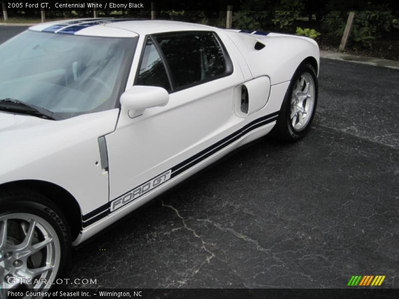 Centennial White / Ebony Black 2005 Ford GT