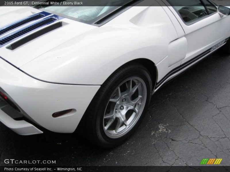 Centennial White / Ebony Black 2005 Ford GT