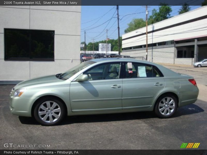 Silver Pine Mica / Ivory 2006 Toyota Avalon XLS