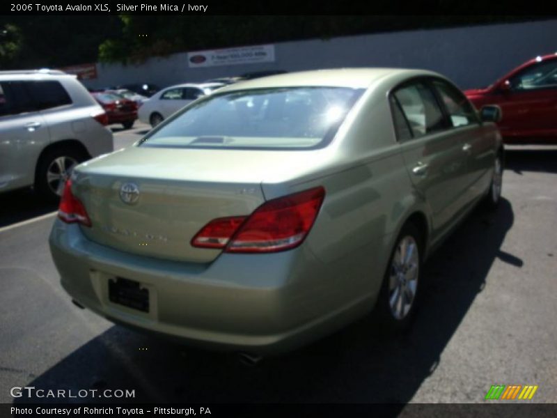 Silver Pine Mica / Ivory 2006 Toyota Avalon XLS