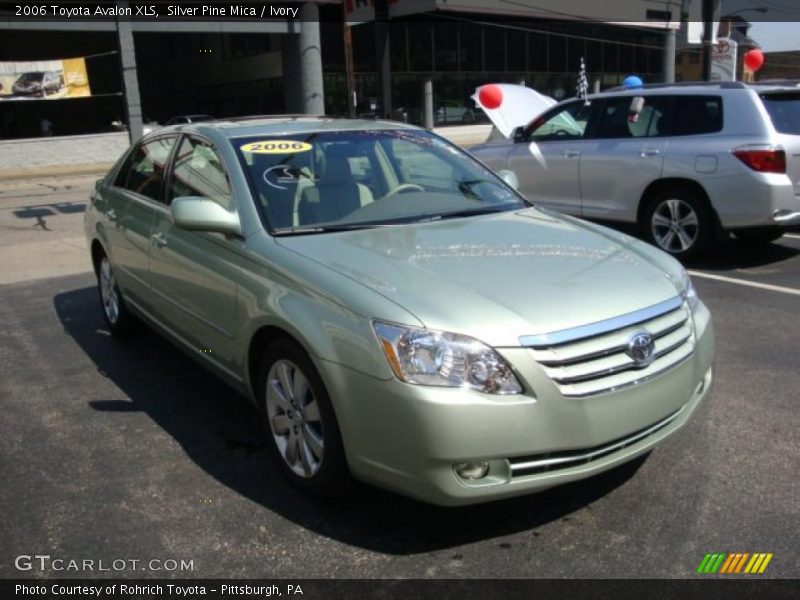 Silver Pine Mica / Ivory 2006 Toyota Avalon XLS