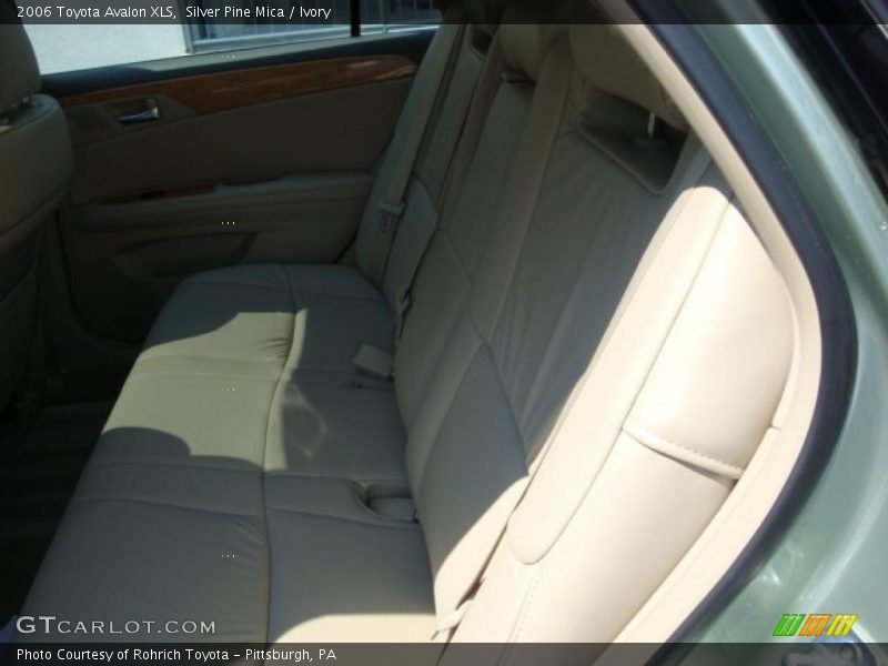 Silver Pine Mica / Ivory 2006 Toyota Avalon XLS