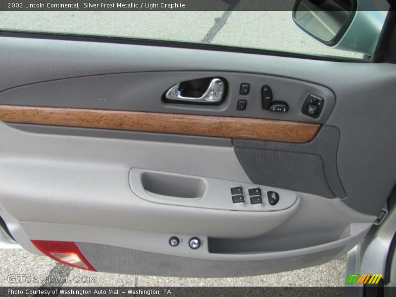 Silver Frost Metallic / Light Graphite 2002 Lincoln Continental