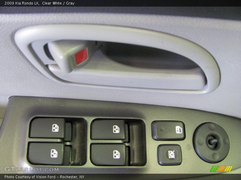 Clear White / Gray 2009 Kia Rondo LX