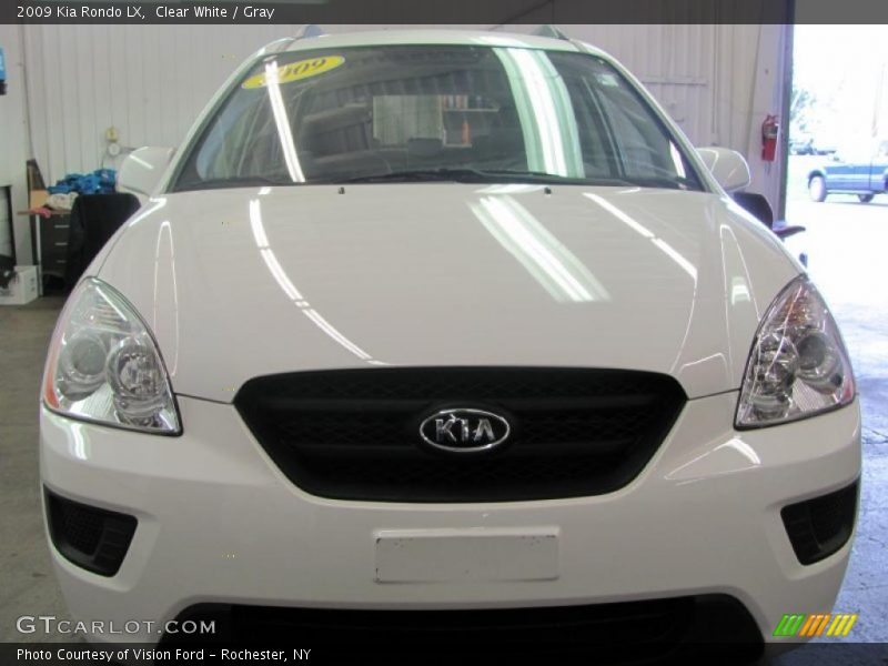 Clear White / Gray 2009 Kia Rondo LX