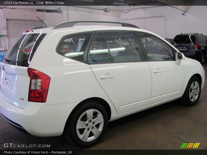 Clear White / Gray 2009 Kia Rondo LX