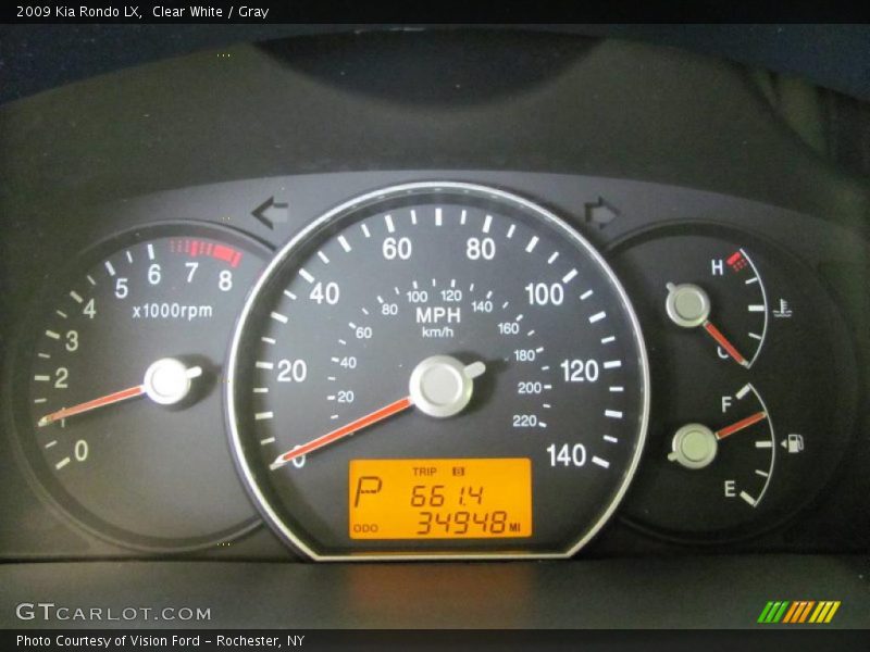Clear White / Gray 2009 Kia Rondo LX