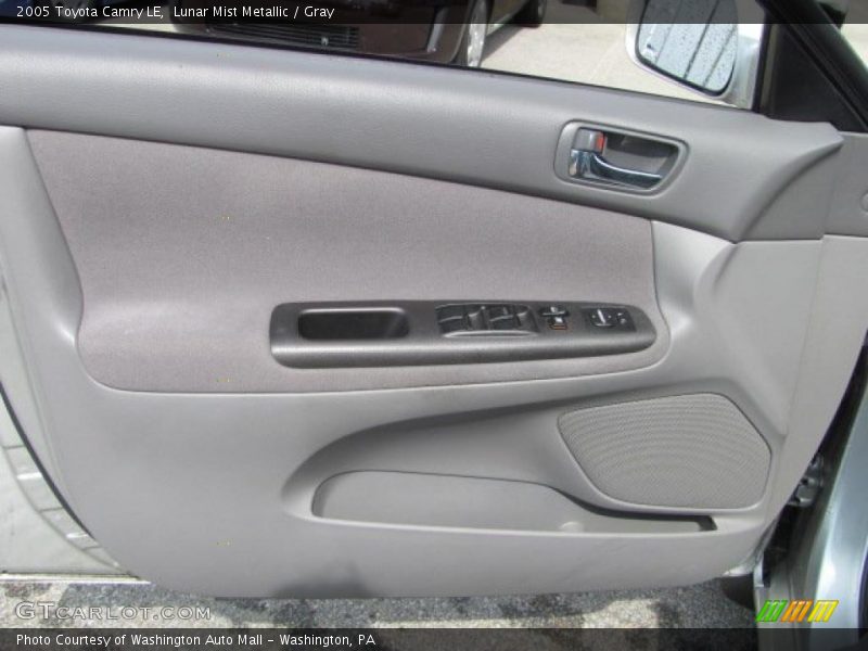 Lunar Mist Metallic / Gray 2005 Toyota Camry LE