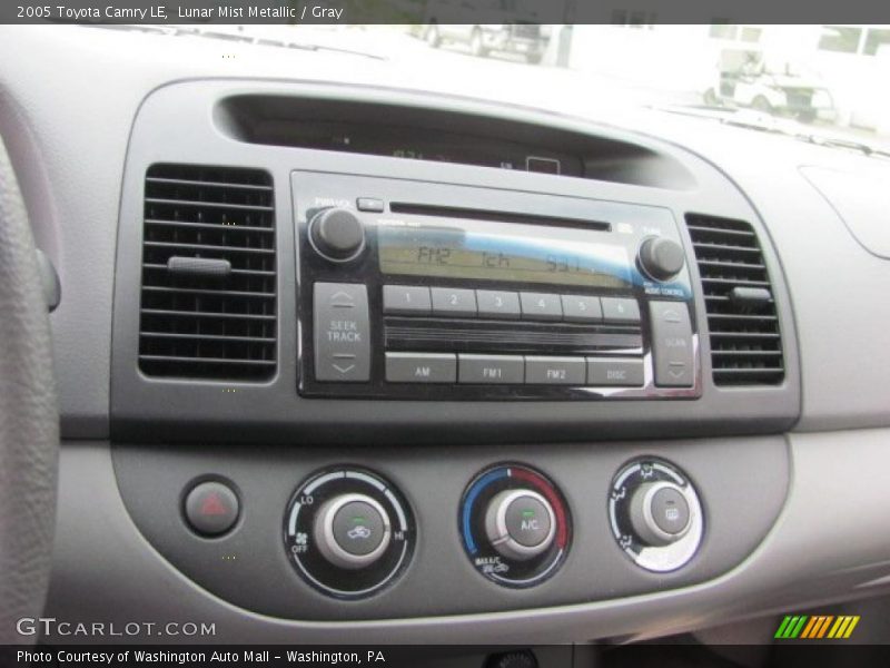 Lunar Mist Metallic / Gray 2005 Toyota Camry LE