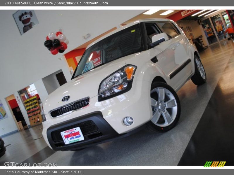 Clear White / Sand/Black Houndstooth Cloth 2010 Kia Soul !