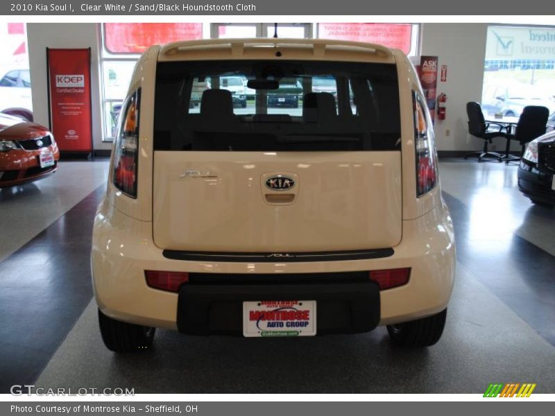Clear White / Sand/Black Houndstooth Cloth 2010 Kia Soul !