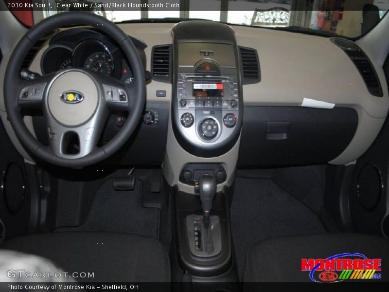 Clear White / Sand/Black Houndstooth Cloth 2010 Kia Soul !
