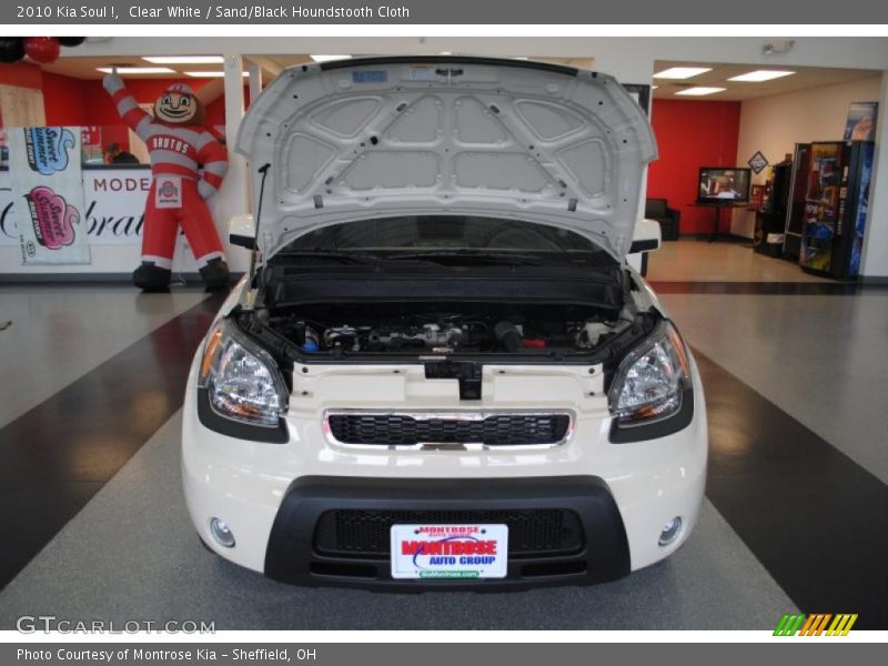 Clear White / Sand/Black Houndstooth Cloth 2010 Kia Soul !
